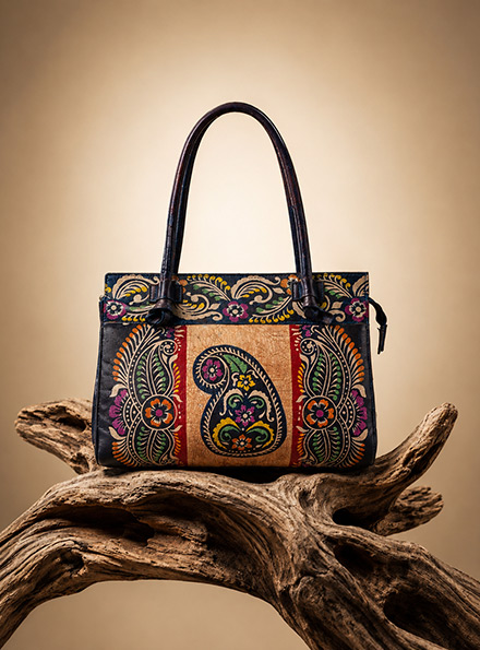 Women’s Shantiniketan Batik Leather Shoulder Bag