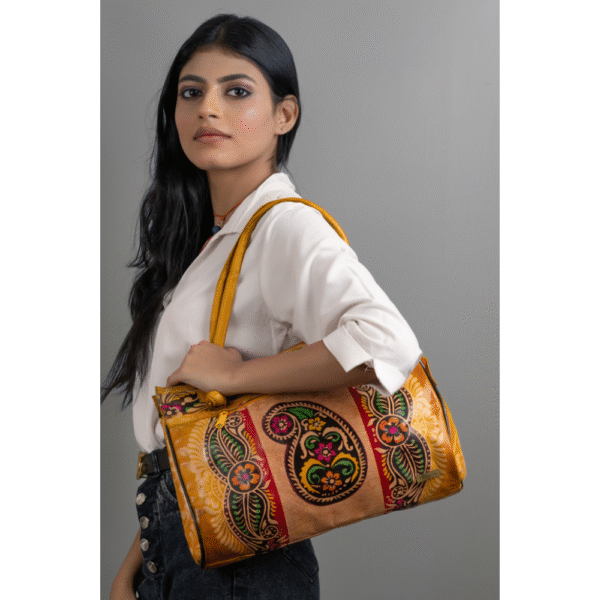 Women’s Shantiniketan Batik Leather Shoulder Bag