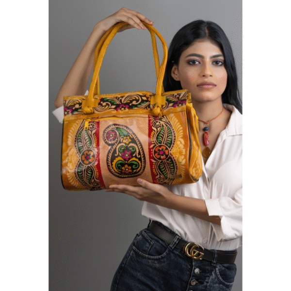Women’s Shantiniketan Batik Leather Shoulder Bag
