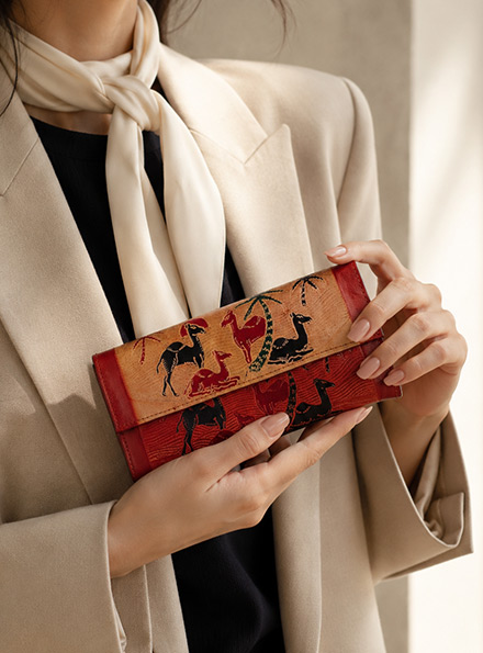 Handcrafted leather clutch bag for women by TANN IN